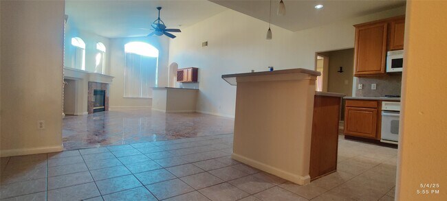 Building Photo - 3302 E Cedar Hollow Dr