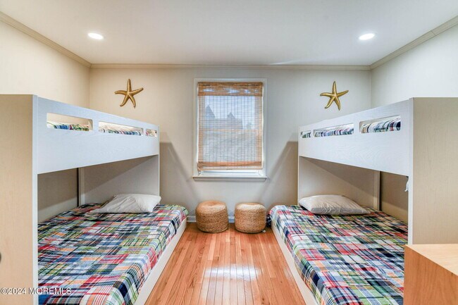 Building Photo - 6 1/2 Embury Ave