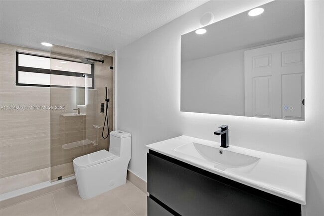 Building Photo - 6830 Indian Creek Dr