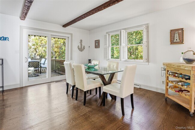 Building Photo - 15 Club Dr