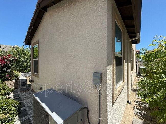 Building Photo - 288 Hopkins Ct