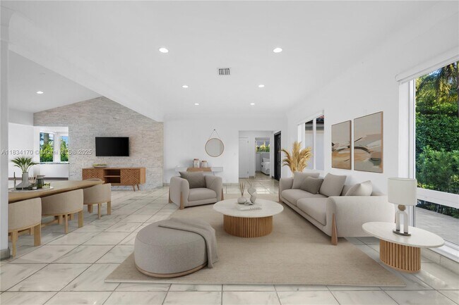 Building Photo - 205 N Hibiscus Dr