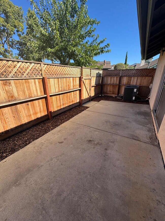 Building Photo - 2488 Turnbridge Glen
