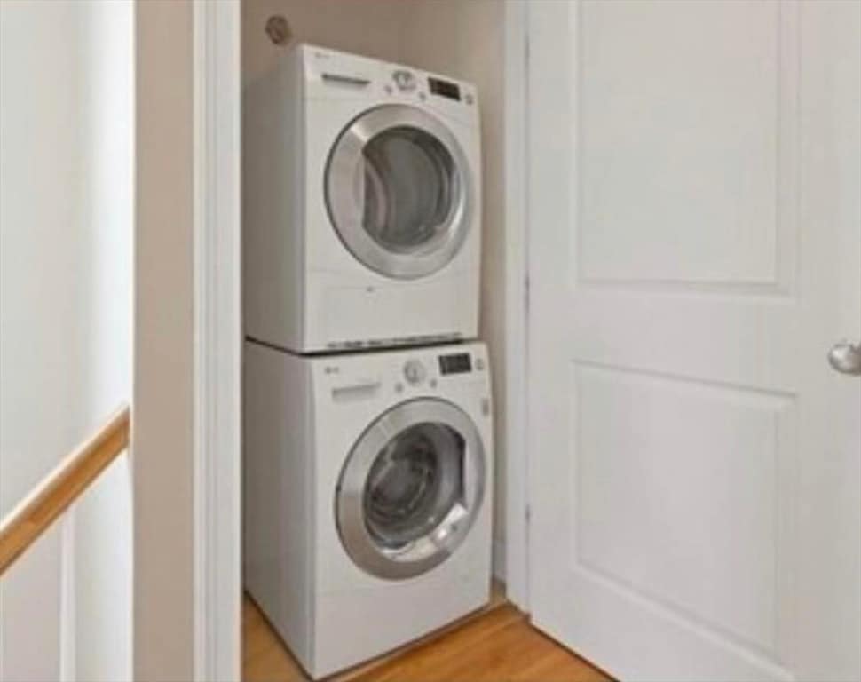 Building Photo - 23 Cross St