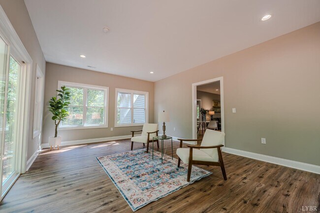 Building Photo - 109 Tosh Ln