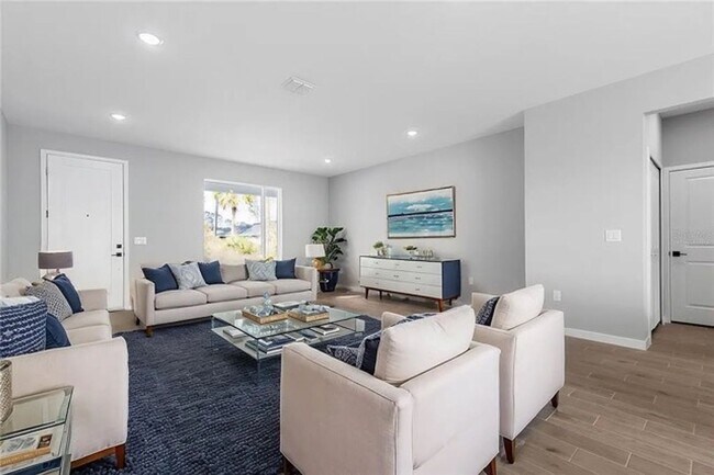 Building Photo - Brand New Townhome Overlooking the 15th Fairway