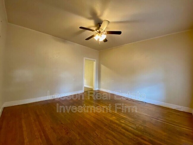 Building Photo - 649 Merrick St