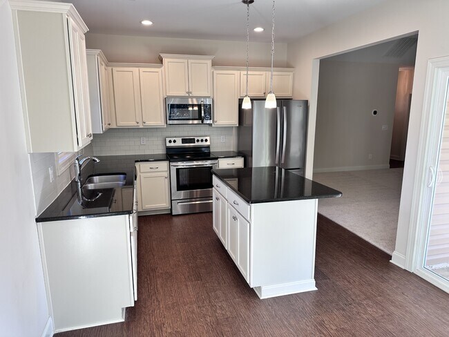 Building Photo - 413 Belhaven Ct