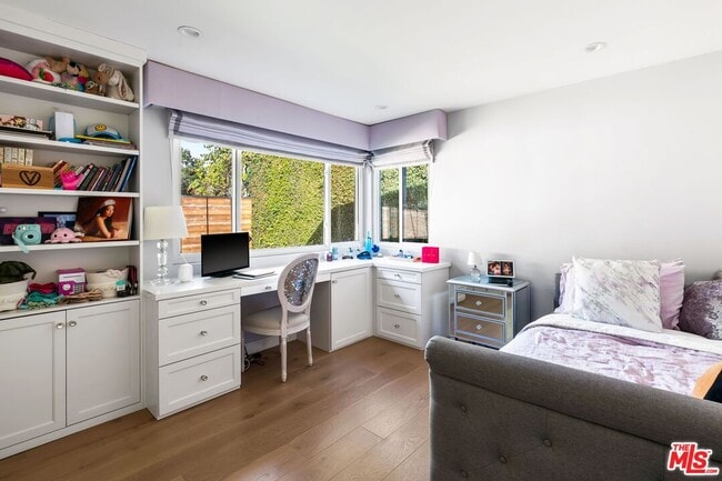 Building Photo - 160 Beloit Ave