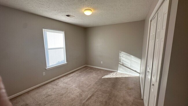 Building Photo - 1414 23rd Ave N