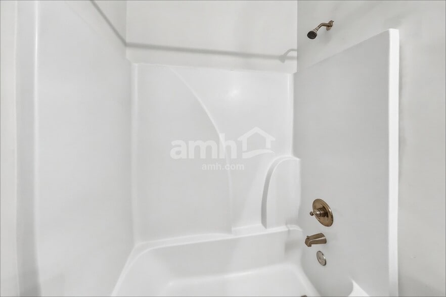 Building Photo - 1706 Antebellum Dr