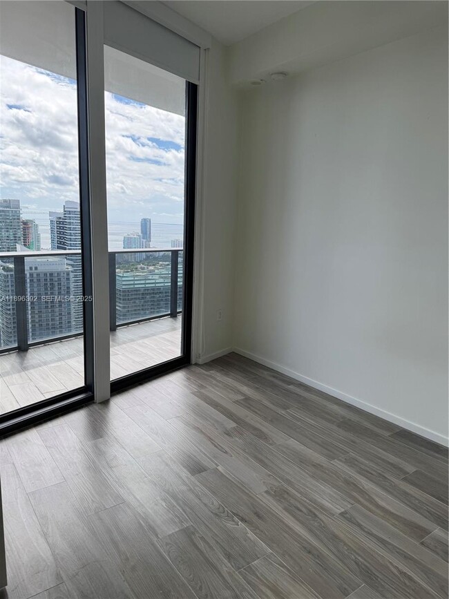 Building Photo - 801 S Miami Ave