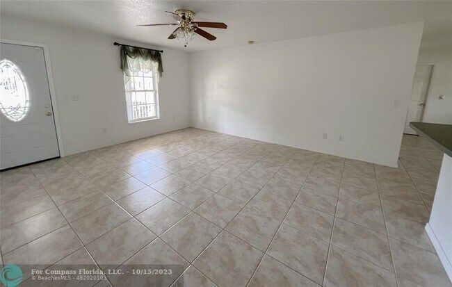 Building Photo - 1051 SW 85th Way