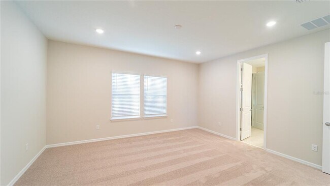 Building Photo - 16446 Lone Oak Cir