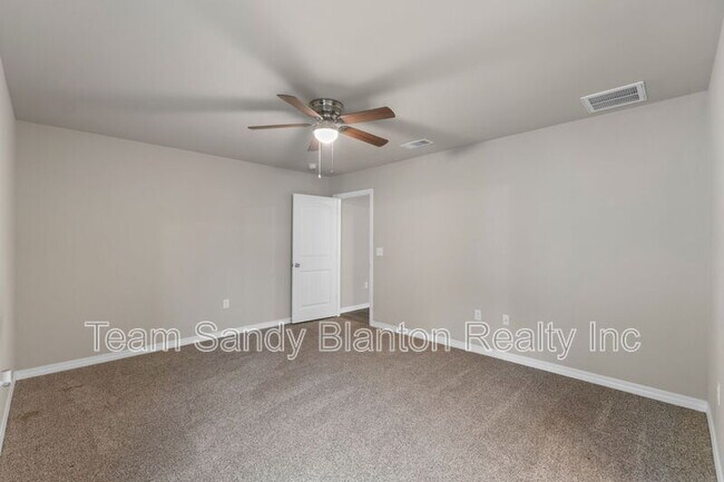 Building Photo - 3210 Electra Dr