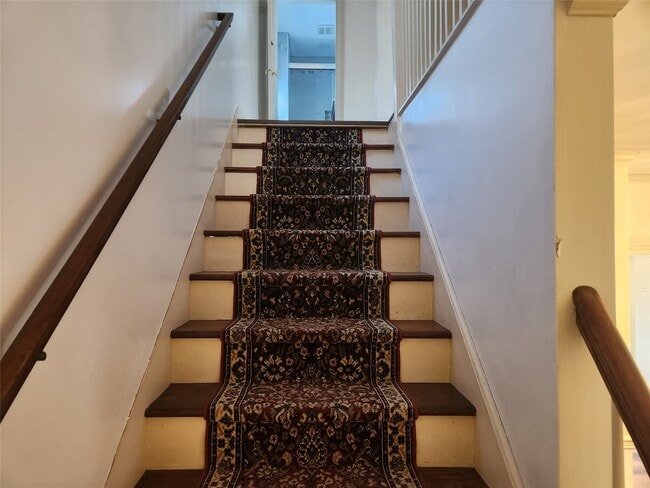 Building Photo - 40 Murray St