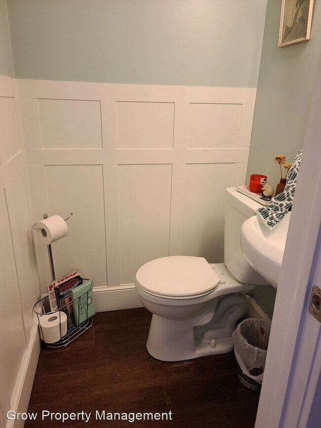 Building Photo - 2 br, 1.5 bath House - 929 Sigel Street