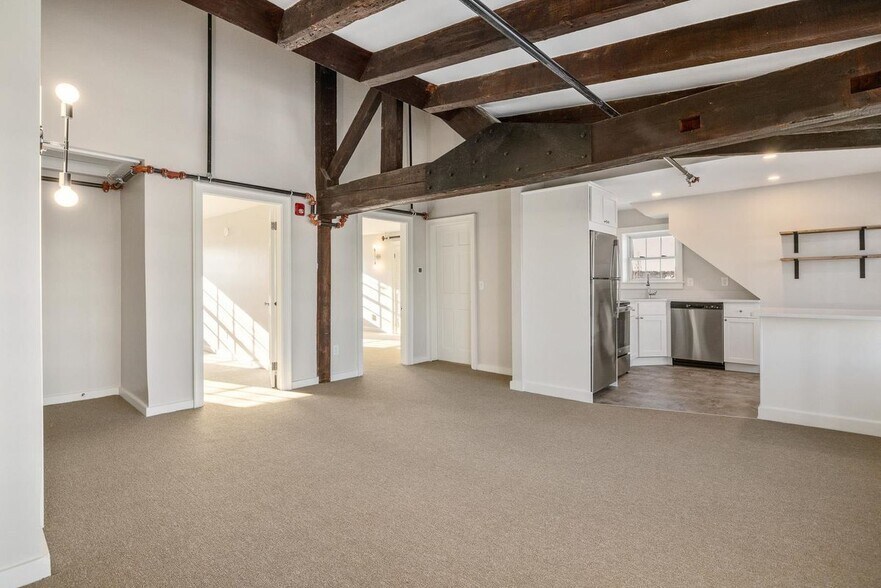 Building Photo - 205 Market, 5