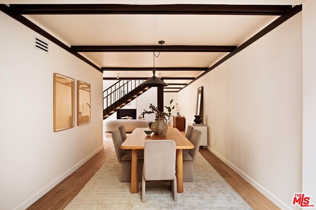Building Photo - 5649 Valley Oak Dr