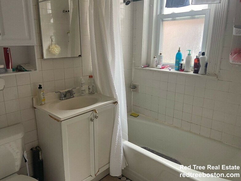 Building Photo - 12 Royce Rd