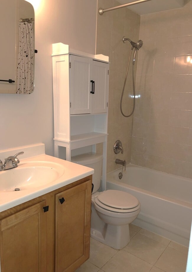 Building Photo - 446 Osage Ln