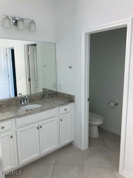 Building Photo - 3261 Altimira Dr