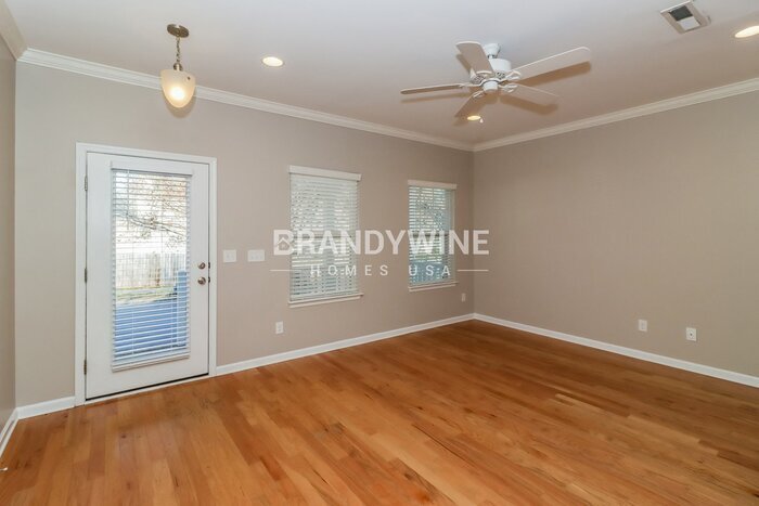Building Photo - 11511 McDunkeld Dr