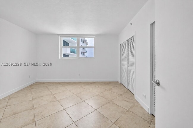 Building Photo - 3001 S Ocean Dr