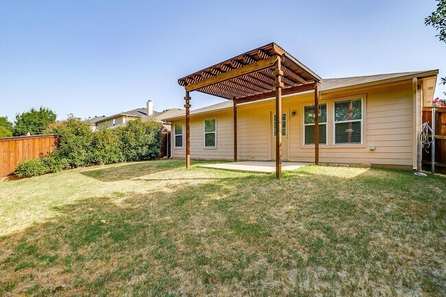 Building Photo - 7940 Meadow View Tr