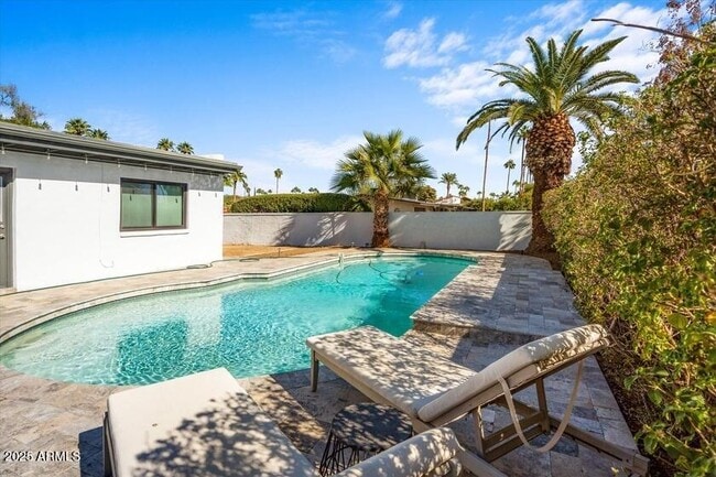 Building Photo - 6547 E Voltaire Ave