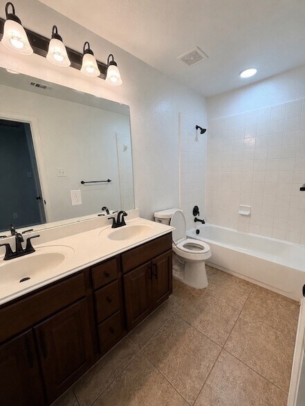 Building Photo - 1501 Toucan Dr