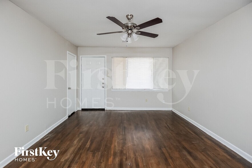 Building Photo - 1029 Usher St