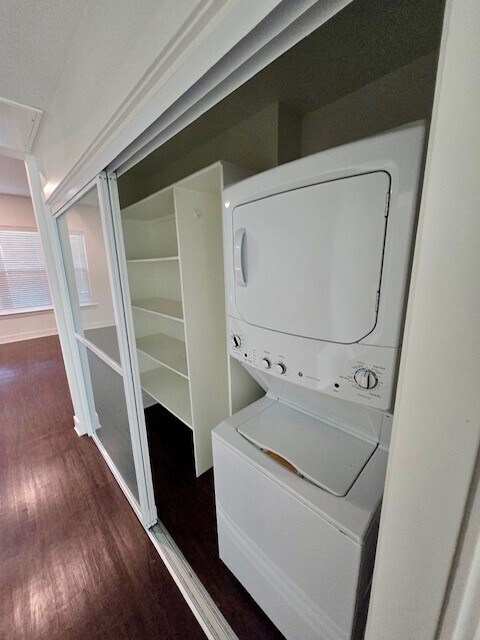 Building Photo - 726 E Emma Ave