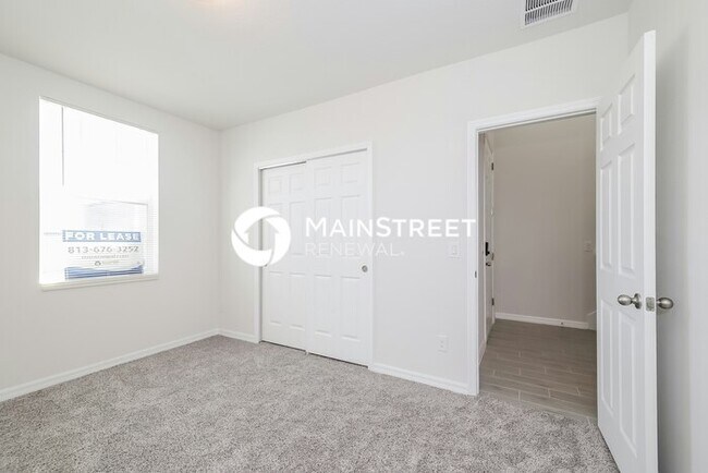 Building Photo - 4 Bedroom Pet-Friendly Home in Davenport, FL with Main Street Renewal