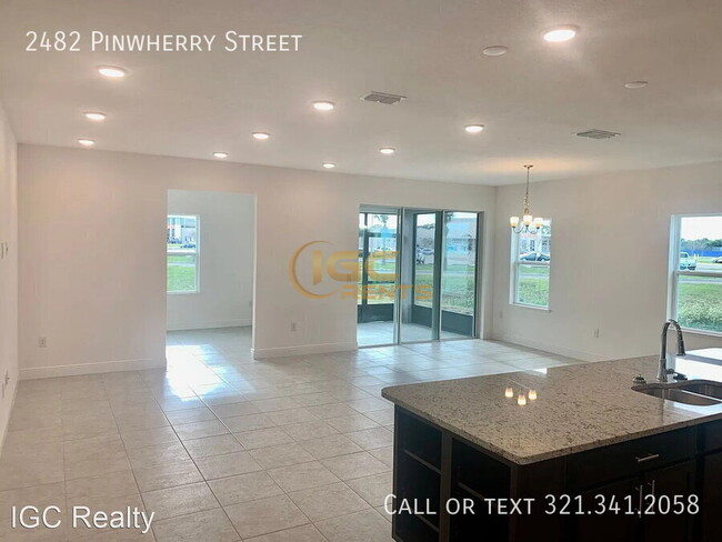 Building Photo - 2482 Pinwherry St