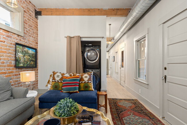 Building Photo - 343 S Scott Ave