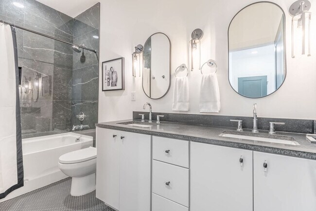 Building Photo - 87 Lucile St