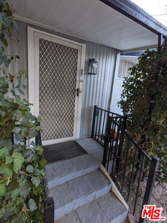 Building Photo - 32180 Saucon Valley St