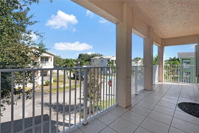 Building Photo - 5610 SW 43rd St