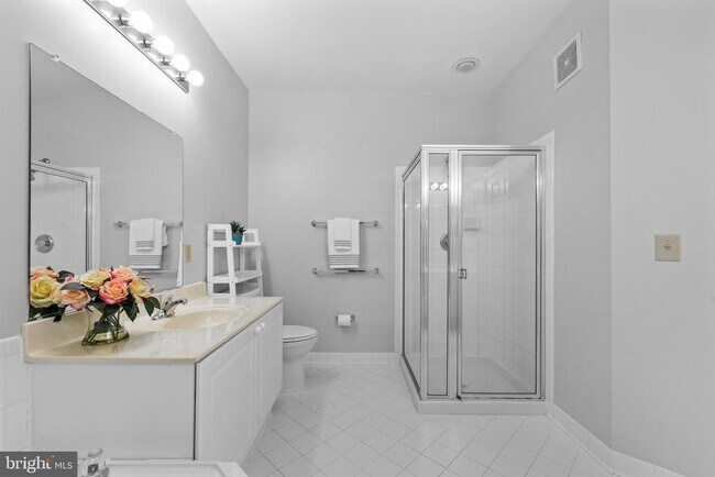 Building Photo - 4950 Brenman Park Dr