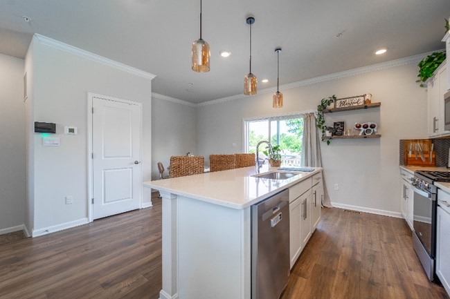 Building Photo - 6612 Bullrush Ct