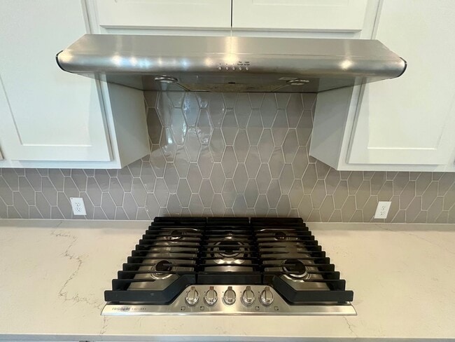 Building Photo - *Ask About Move In Special* Spacious 4 Bedroom / 4 Full Bath Home w/ Media Room & Loft ~ Imagine ...