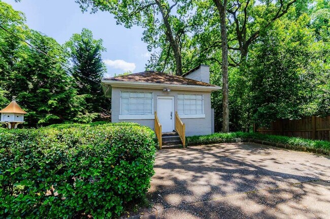 Building Photo - 1323 Briarcliff Rd NE