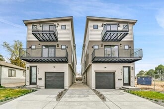 Building Photo - 2166 S Ash St