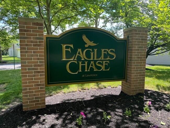 Building Photo - 1303 Golden Pl