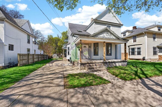 Building Photo - 851 Worden St SE