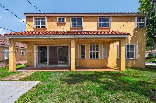 Building Photo - 498 Cambridge Ln