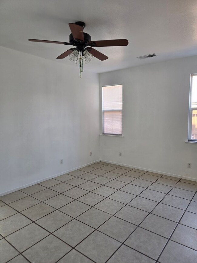Building Photo - Three bedroom, fresh paint and pool!