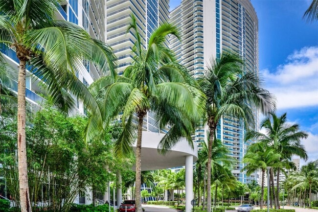 Building Photo - 1800 S Ocean Dr