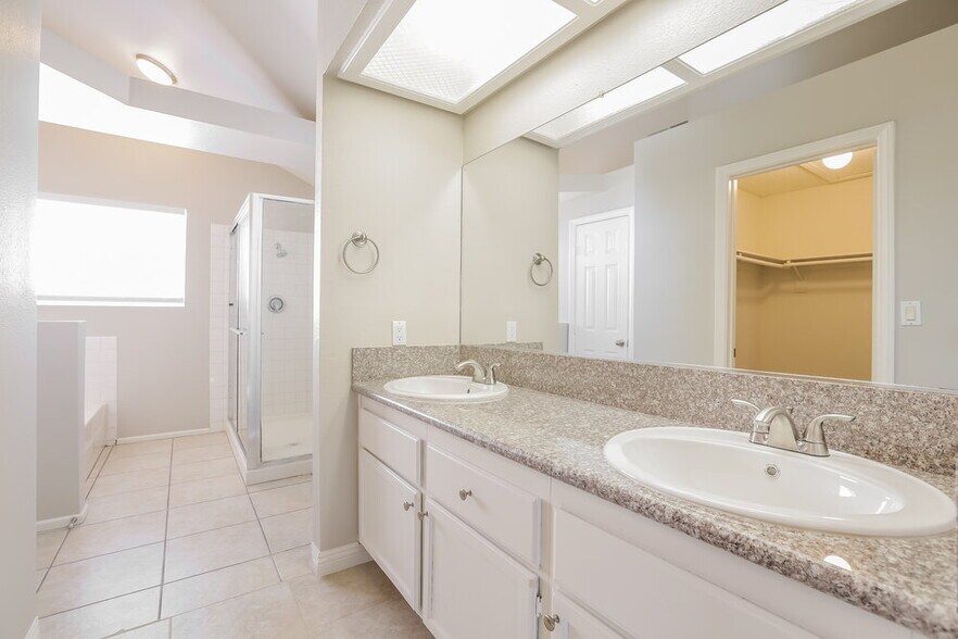 Building Photo - 7217 Chesterton Dr